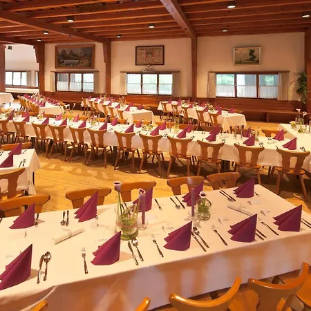 Gaestehaus Zur Krone אורחן