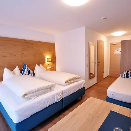 Gaestehaus Zur Krone Värdshus 2*